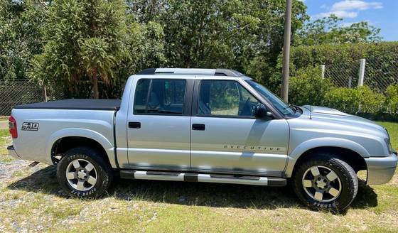 CHEVROLET S10 2.4 MPFI EXECUTIVE 4X2 CD 8V FLEX 4P MANUAL CHEVROLET S10 2.4 MPFI EXECUTIVE 4X2 CD 8V FLEX 4P MANUAL
